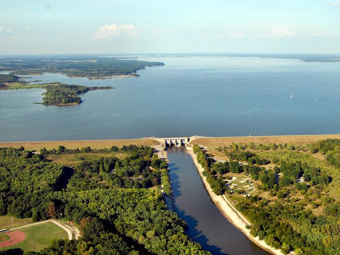 panorama of karlyle lake
