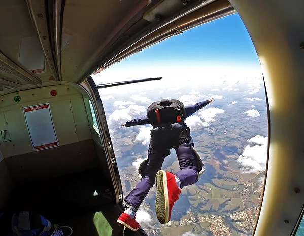 4 reasons why you must try skydiving